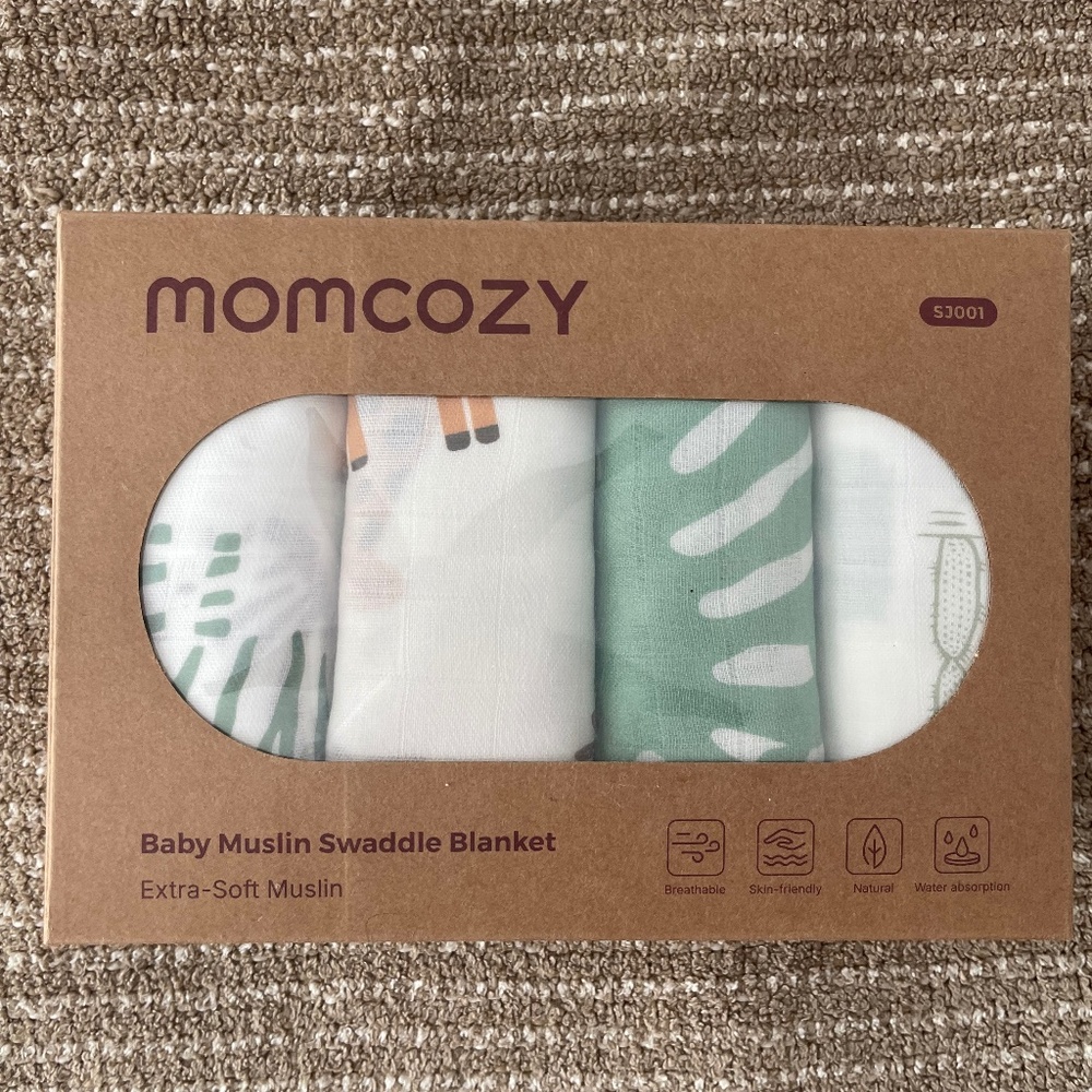 Momcozy Muslin Blanket Set NIB